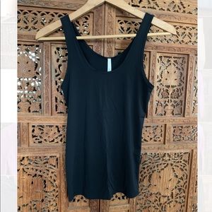 2 Babaton silky tanks